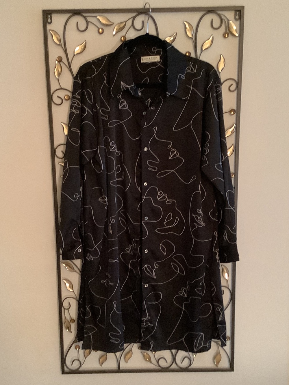 Jon & Anna Black Shirt Dress with White Line Art